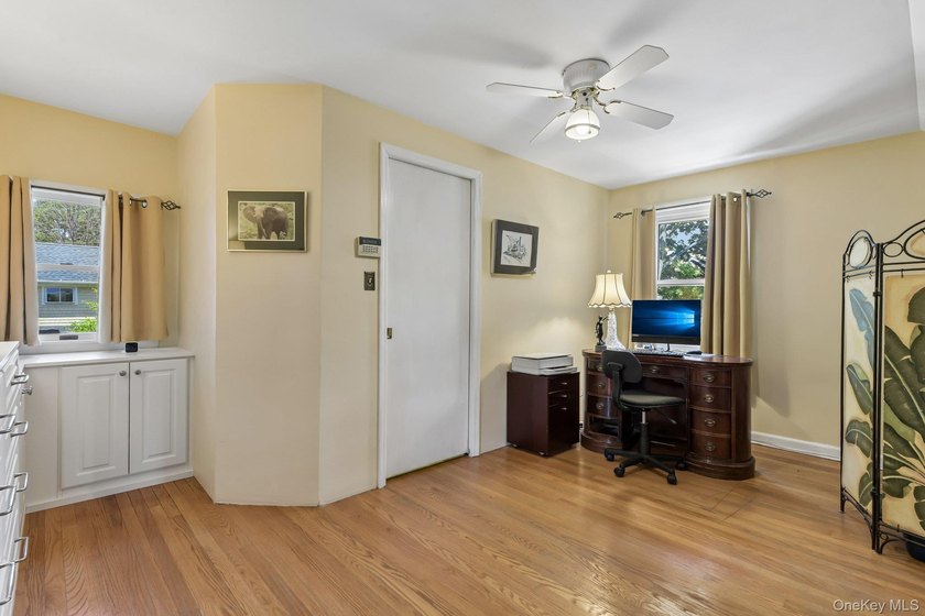 GRACIOUS, CHARMING &amp; ALL DONE! Wonderful Huntington Village - photo 25