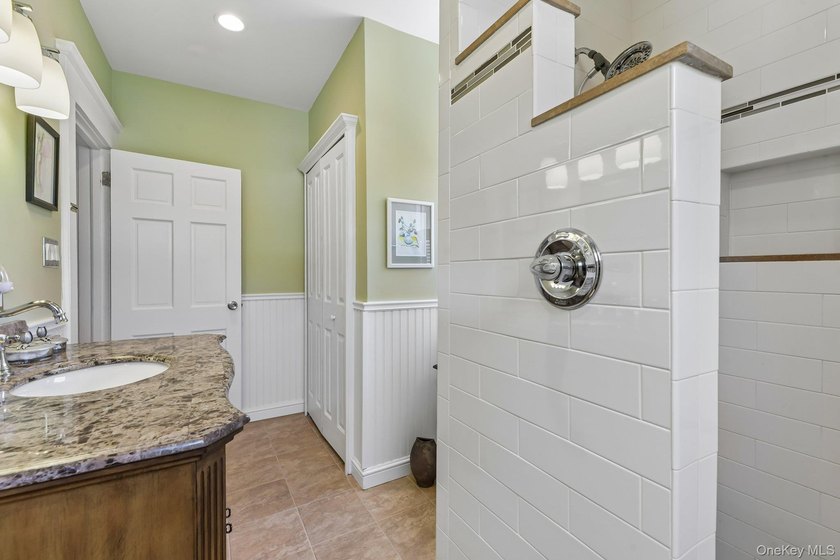GRACIOUS, CHARMING &amp; ALL DONE! Wonderful Huntington Village - photo 34