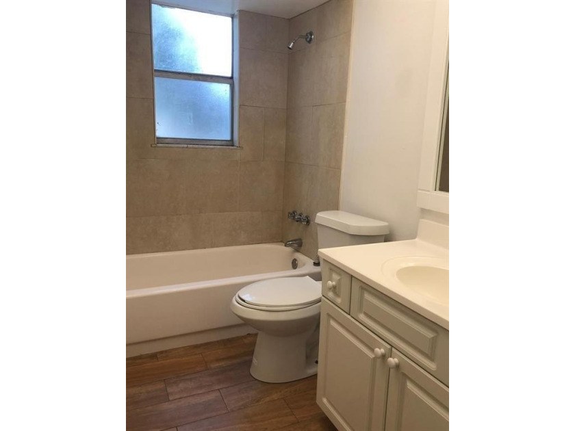Great investment opportunity in an all-ages community with no - photo 6