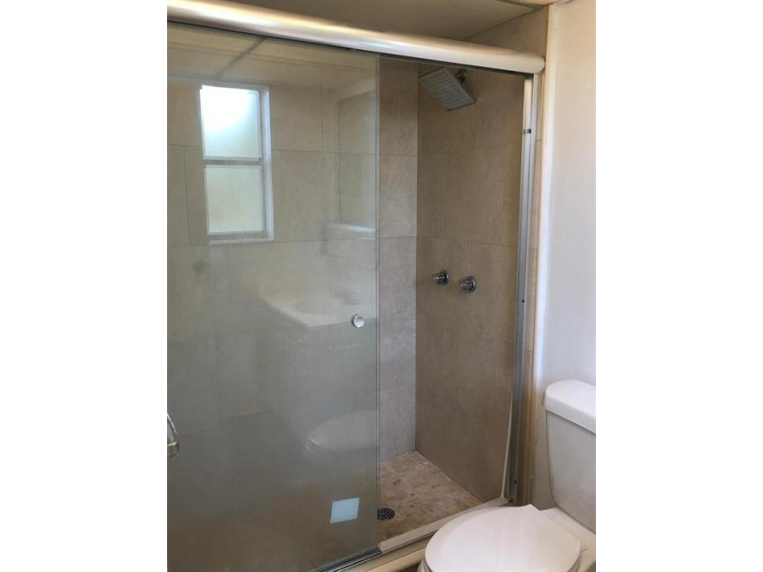Great investment opportunity in an all-ages community with no - photo 8