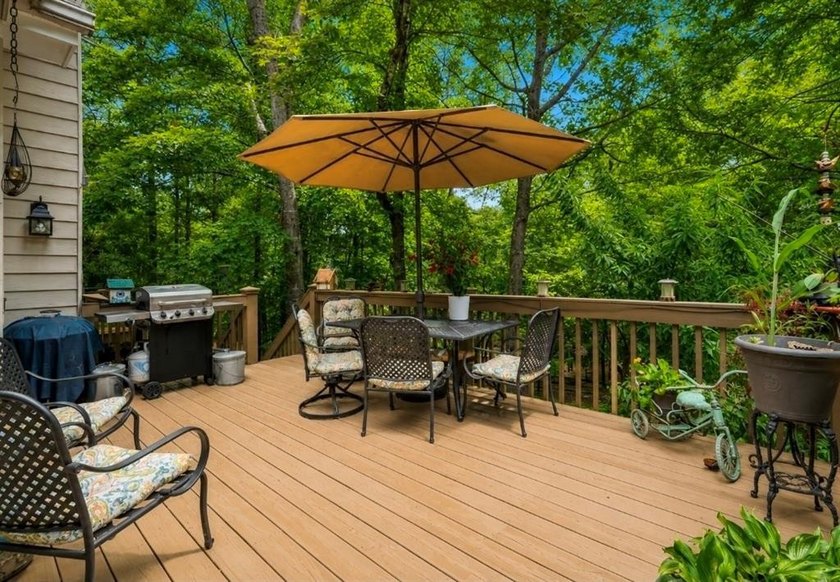 Welcome home to this charming ranch nestled on a private - photo 22