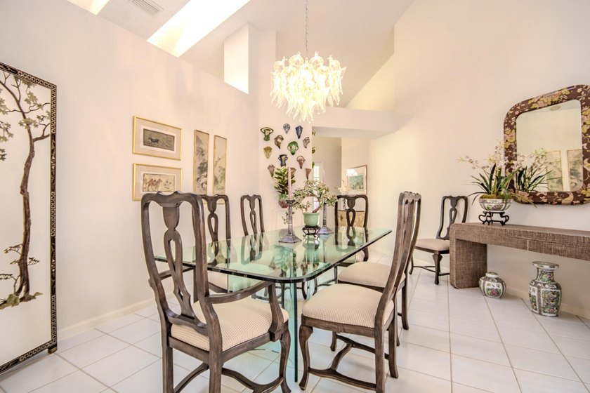 Experience the pinnacle of luxury in this stunning 3 bedroom, 2 - photo 8