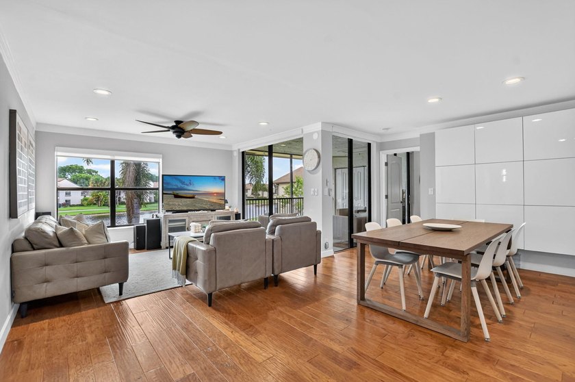 Wow! Great View from Tastefully Renovated Central Boca Top Floor - photo 4