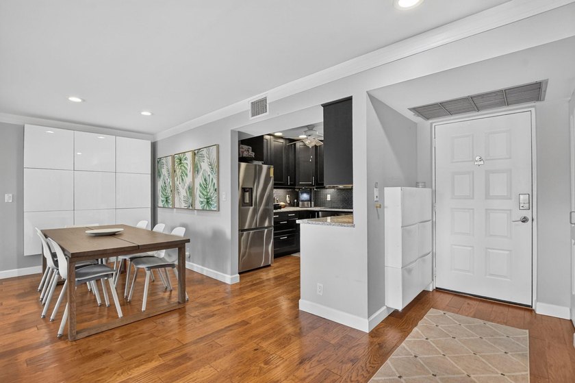 Wow! Great View from Tastefully Renovated Central Boca Top Floor - photo 9