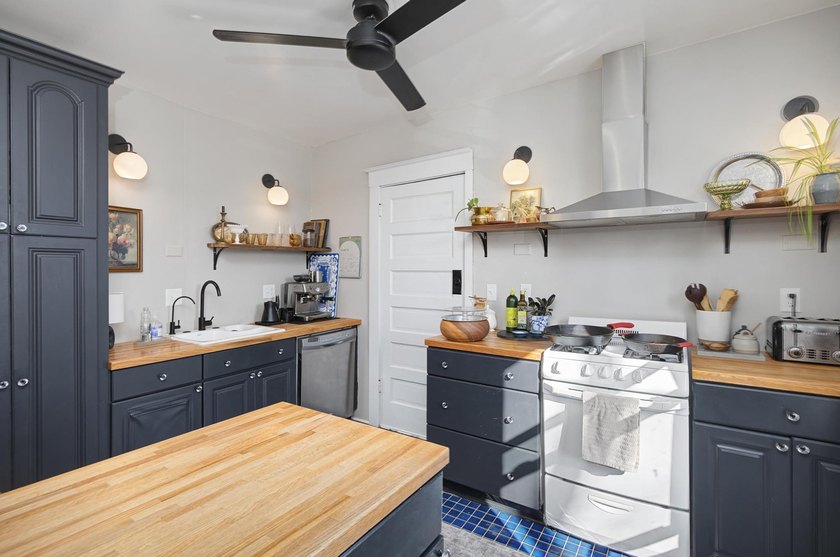 Prime mixed-use commercial duplex on Grand Avenue offering - photo 9