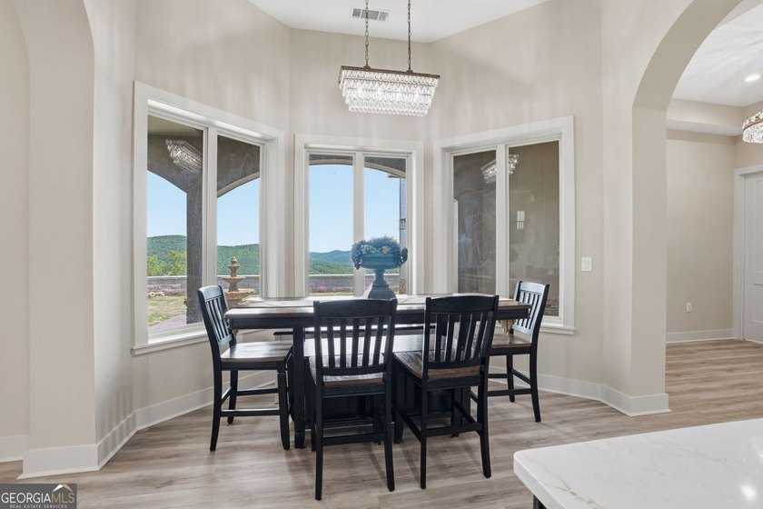 Discover your dream home with breathtaking panoramic long-range - photo 13