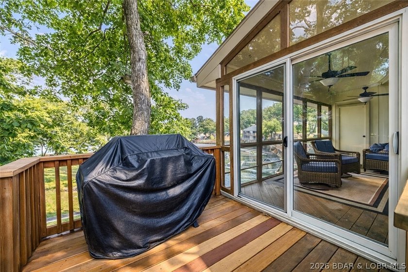 Immaculate and beautifully updated 2-bedroom, 2-bath furnished - photo 14