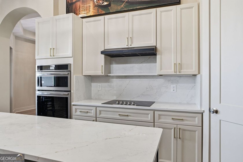 Discover your dream home with breathtaking panoramic long-range - photo 18