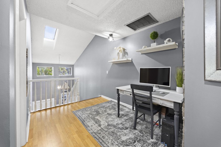 Beautifully updated townhome in the gated community of Discover - photo 20