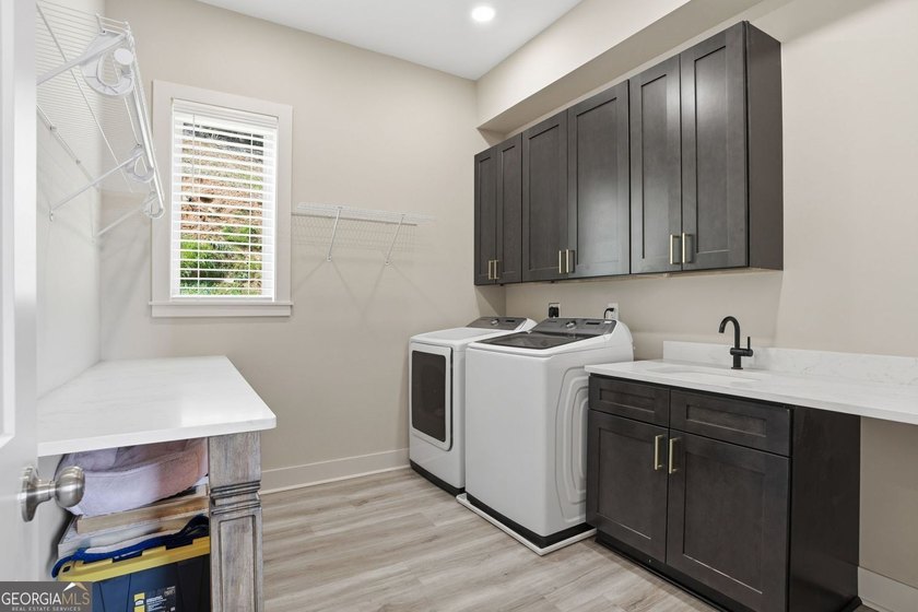 Discover your dream home with breathtaking panoramic long-range - photo 27