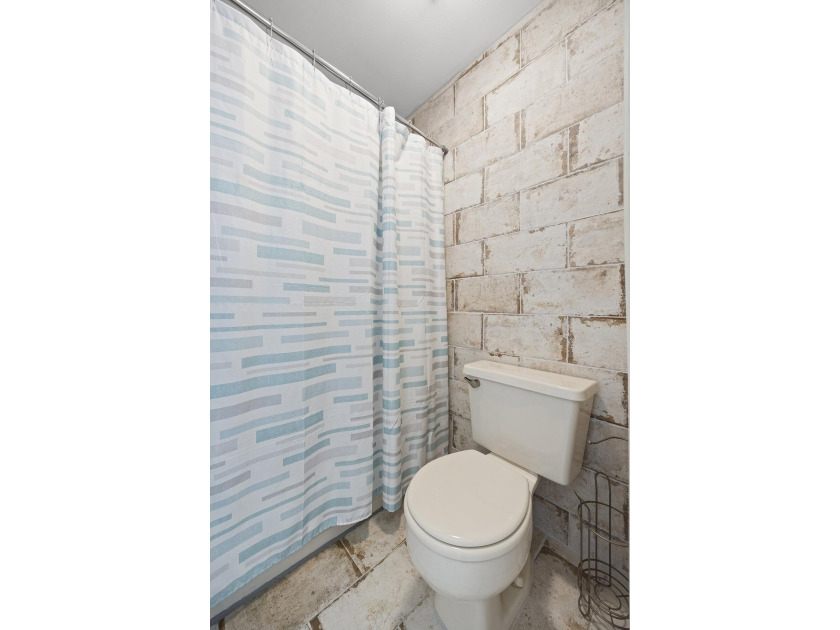 Beautifully updated townhome in the gated community of Discover - photo 28