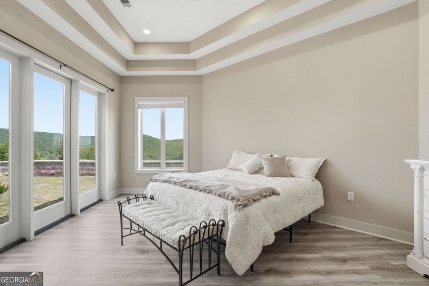 Discover your dream home with breathtaking panoramic long-range - photo 33