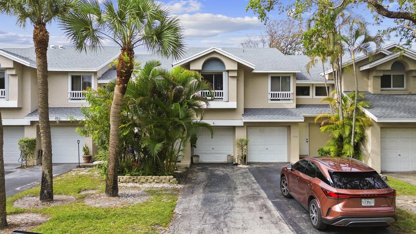 Beautifully updated townhome in the gated community of Discover - photo 36