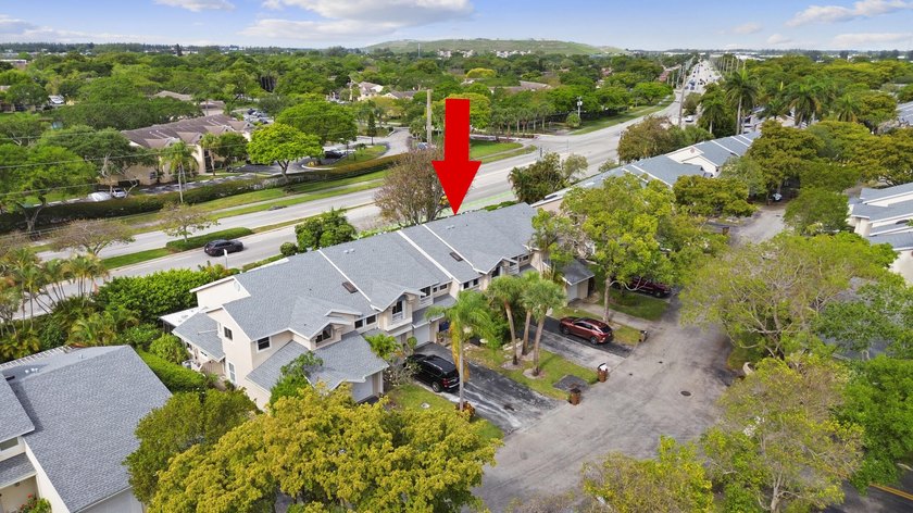 Beautifully updated townhome in the gated community of Discover - photo 39