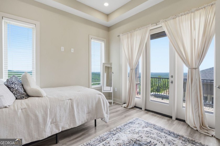 Discover your dream home with breathtaking panoramic long-range - photo 44