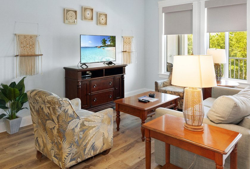 GREAT NEW PRICE!!! TWO-BEDROOM THREE BATH, LOCK-OUT STUDIO ON - photo 5