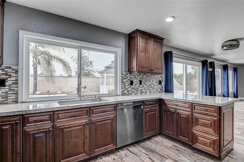 Welcome to your BEAUTIFUL 4 Bedroom, 3 Bath - SOLAR HEATED, POOL - photo 12