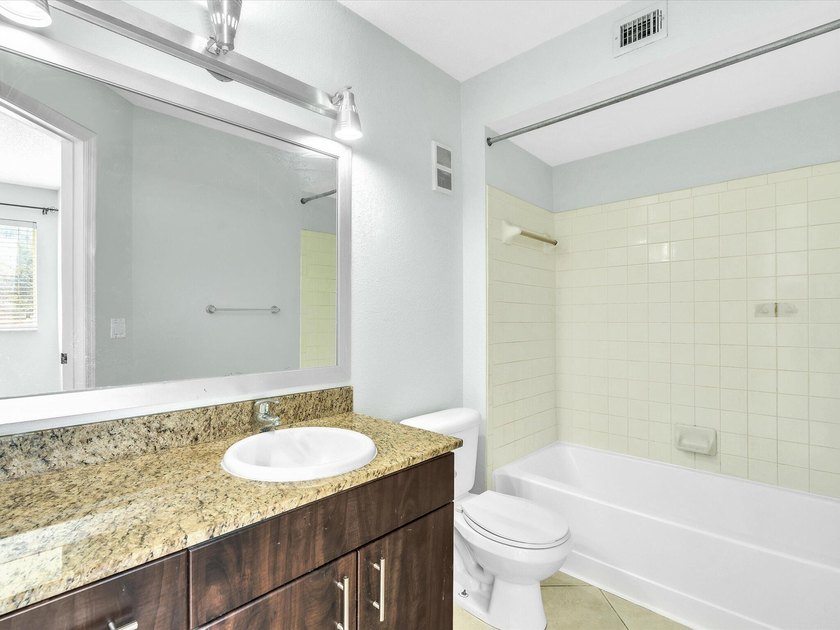 Location, location, location! This spacious and bright - photo 13