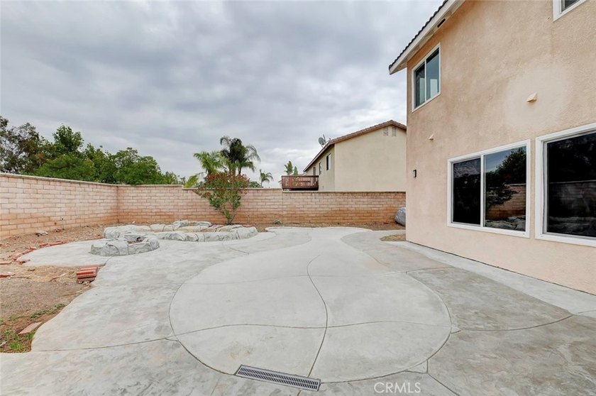 Welcome to your BEAUTIFUL 4 Bedroom, 3 Bath - SOLAR HEATED, POOL - photo 40