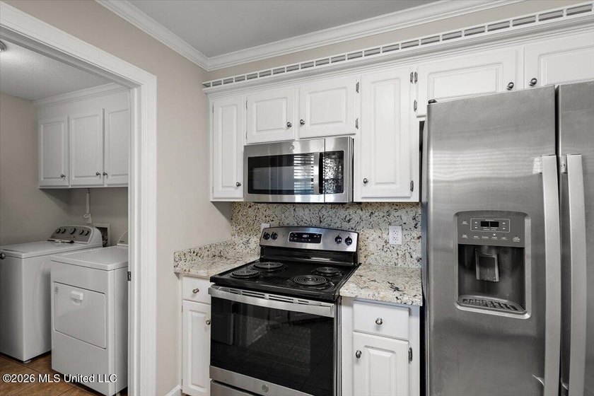 *QUALIFIES FOR USDA $0 DOWN* Welcome to this stunning 3-bedroom - photo 12