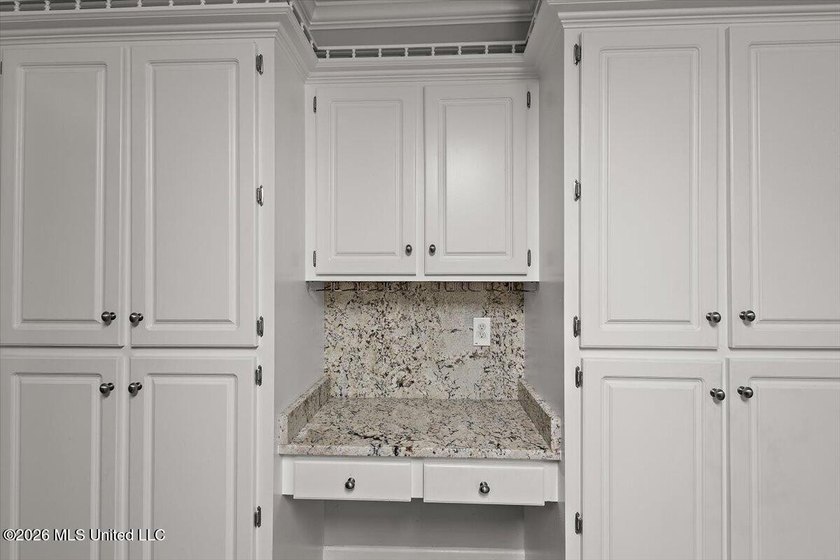 *QUALIFIES FOR USDA $0 DOWN* Welcome to this stunning 3-bedroom - photo 24