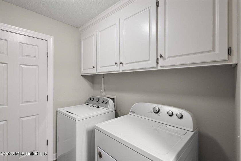 *QUALIFIES FOR USDA $0 DOWN* Welcome to this stunning 3-bedroom - photo 26