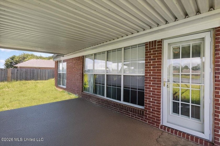 *QUALIFIES FOR USDA $0 DOWN* Welcome to this stunning 3-bedroom - photo 27