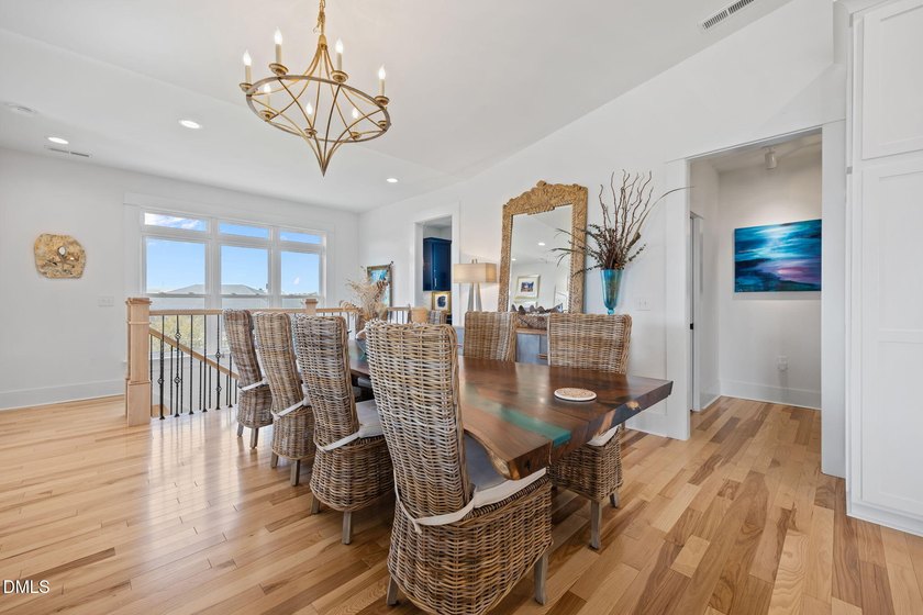 Welcome to your dream coastal retreat. This isn't just a house - photo 14