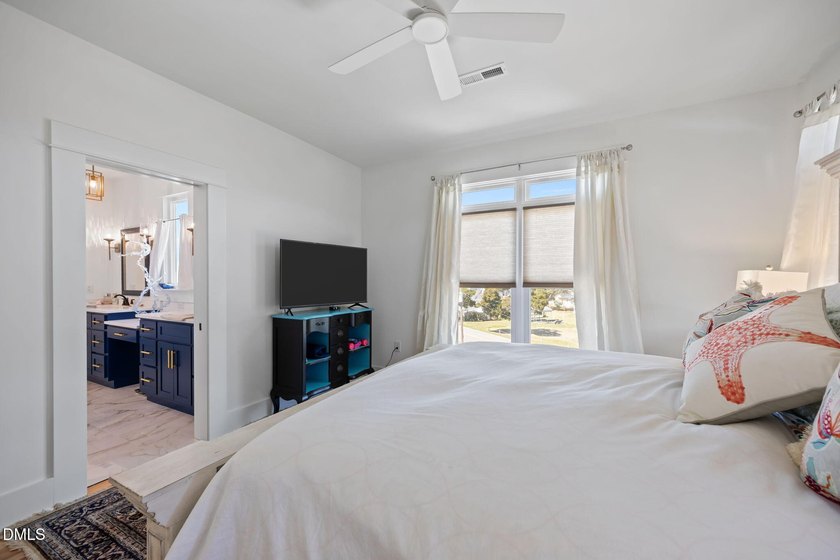 Welcome to your dream coastal retreat. This isn't just a house - photo 19