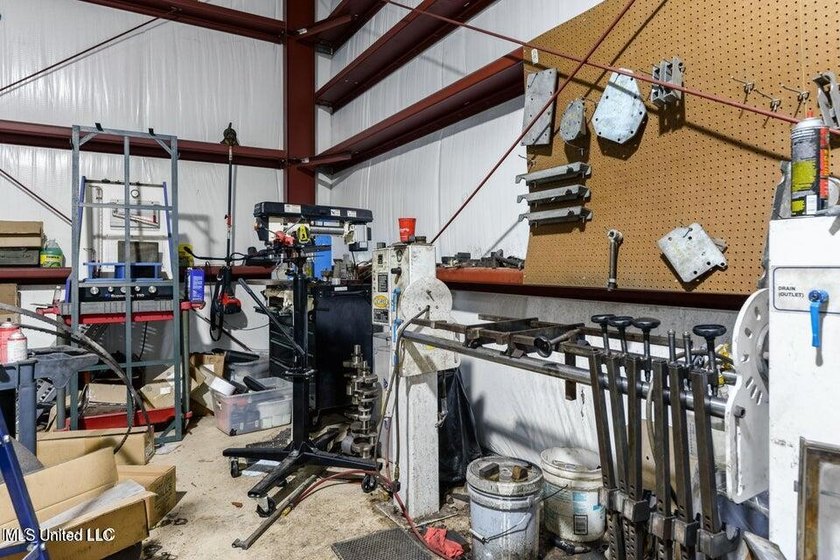 Main Street Machine Building is for Sale. Owner is selling - photo 20