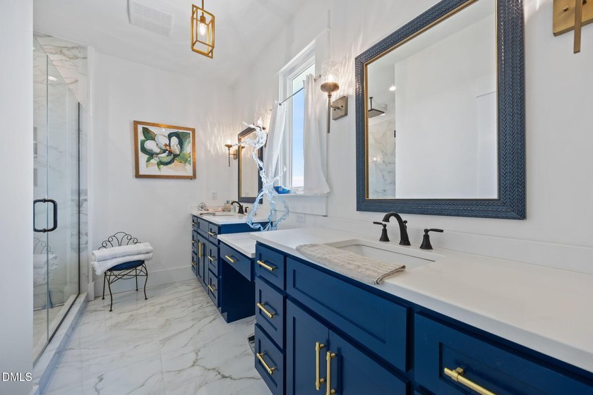 Welcome to your dream coastal retreat. This isn't just a house - photo 20