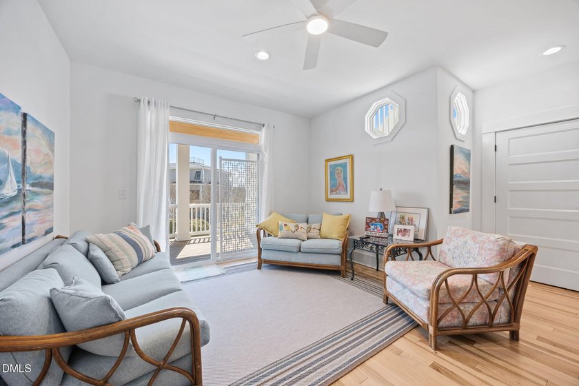 Welcome to your dream coastal retreat. This isn't just a house - photo 26