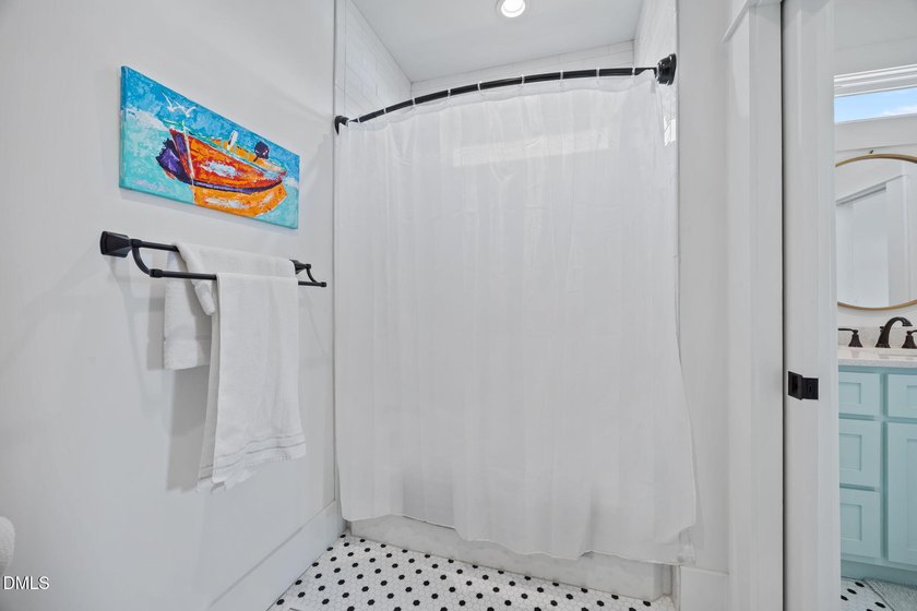 Welcome to your dream coastal retreat. This isn't just a house - photo 31