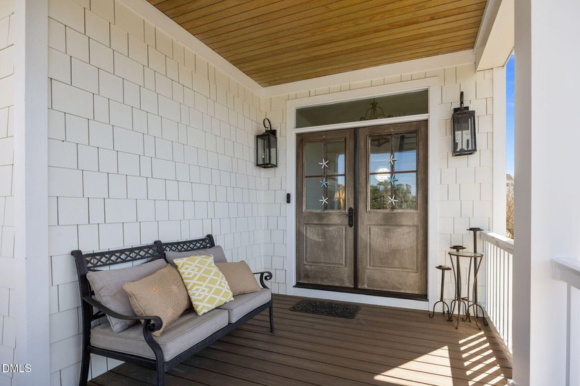 Welcome to your dream coastal retreat. This isn't just a house - photo 35