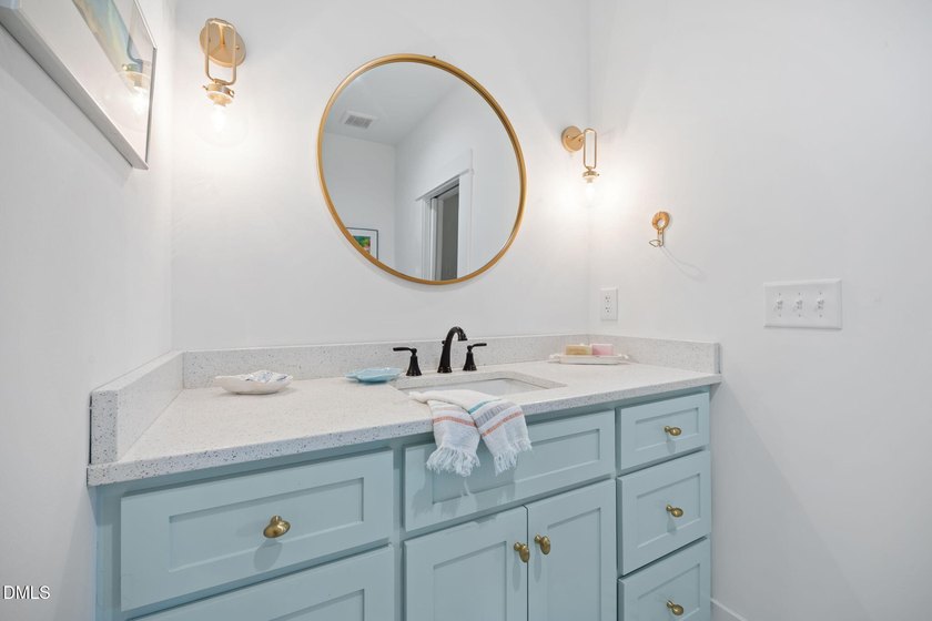 Welcome to your dream coastal retreat. This isn't just a house - photo 37