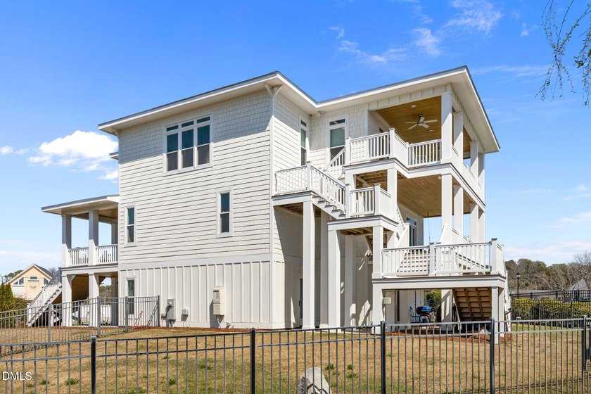 Welcome to your dream coastal retreat. This isn't just a house - photo 45