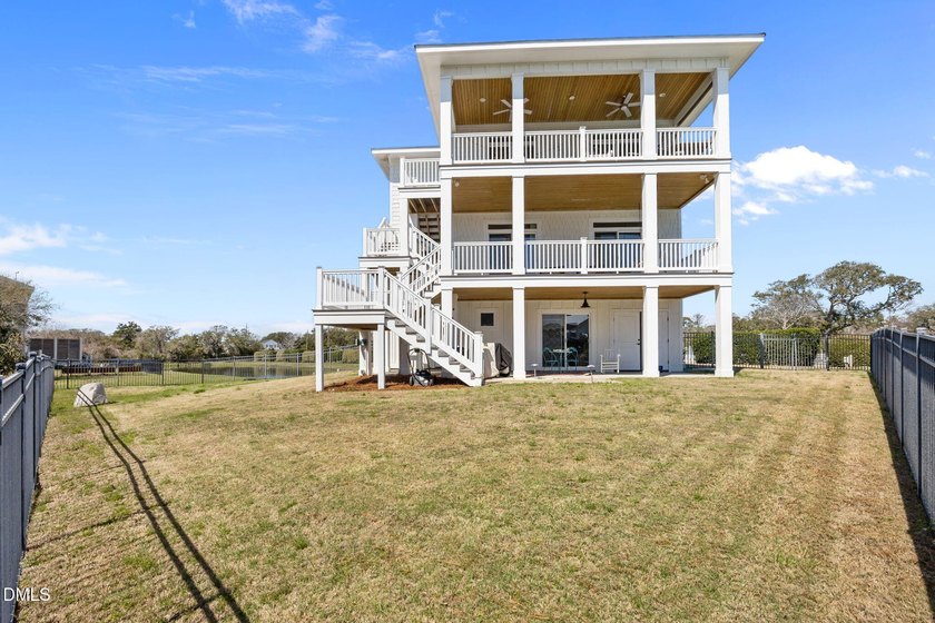 Welcome to your dream coastal retreat. This isn't just a house - photo 49