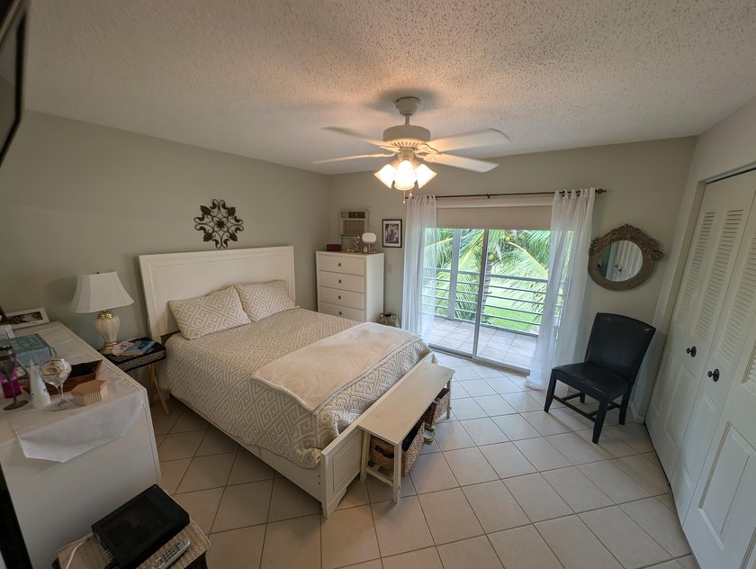 Investors dream. Cash Only. Very qualified tenant occupied with - photo 12