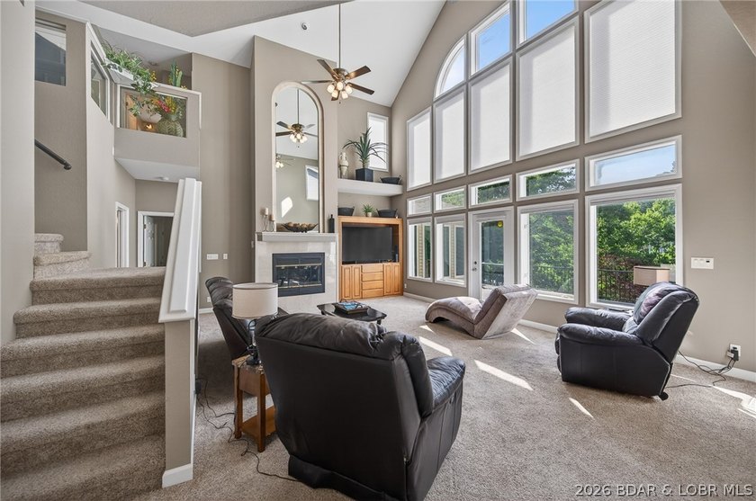 This 5-bedroom, 3.5-bath lakefront home in Four Seasons is - photo 16