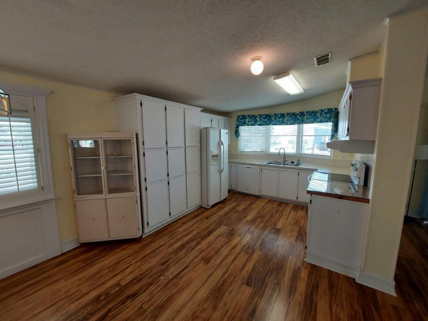 This beautiful large well kept home is a must see. Exterior - photo 3