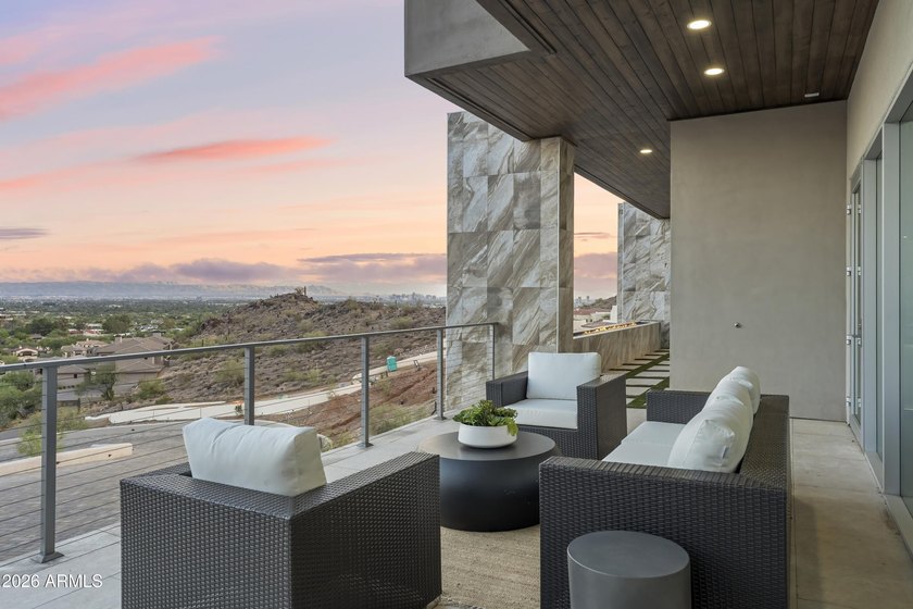 HIGH-DESERT - NEW BUILD - BIG-CITY VIEWS - PARADISE RESERVE - photo 13