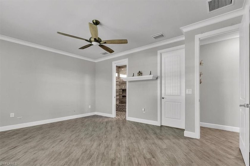 Move-in-ready and beautifully upgraded, this 3-bed + den, 2-bath - photo 17