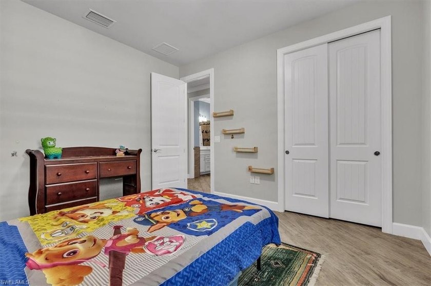 Move-in-ready and beautifully upgraded, this 3-bed + den, 2-bath - photo 24
