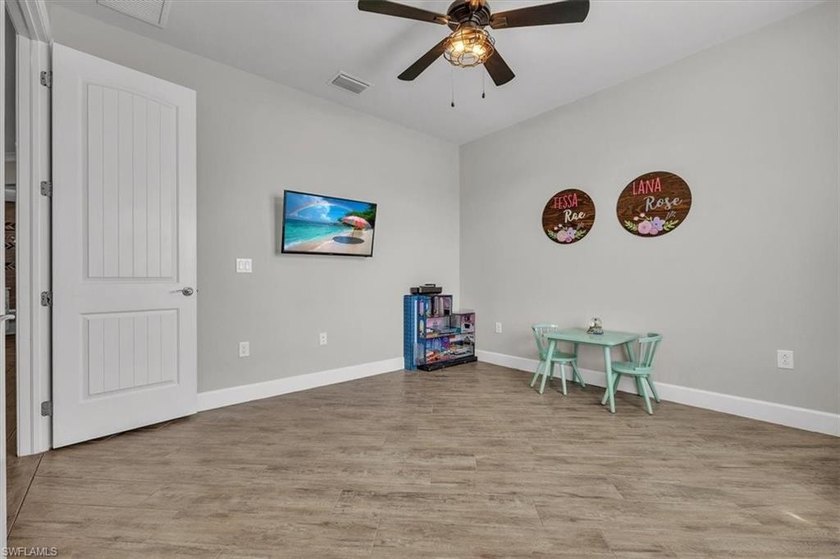 Move-in-ready and beautifully upgraded, this 3-bed + den, 2-bath - photo 26