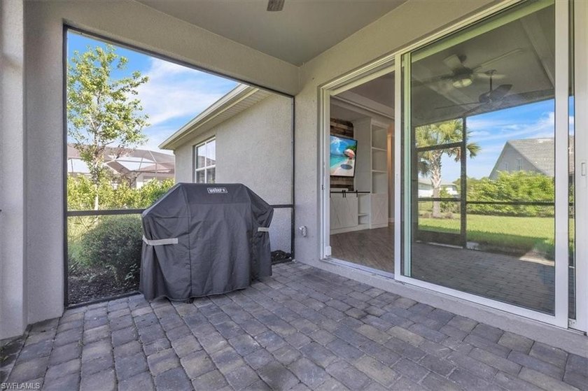 Move-in-ready and beautifully upgraded, this 3-bed + den, 2-bath - photo 31