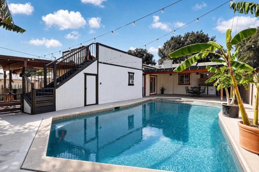Welcome to 502 E Camille St in Santa Ana, a wonderful - photo 34