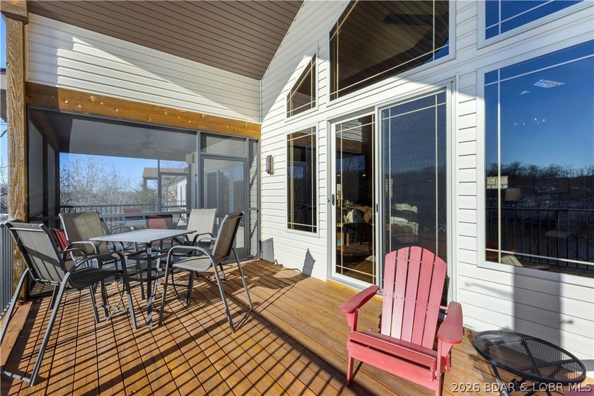 Offered by its original owners, this lovingly maintained 5-bed - photo 11