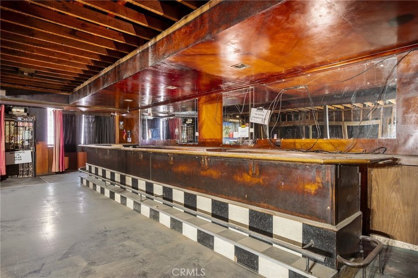 Own a piece of local history with this incredibly versatile - photo 8