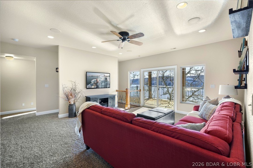 Offered by its original owners, this lovingly maintained 5-bed - photo 19