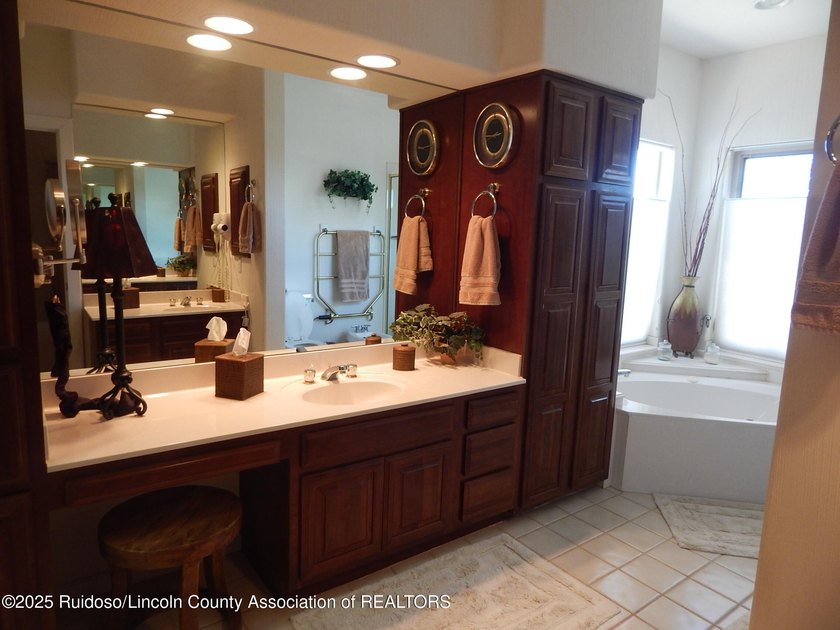 Luxury 4-Bedroom Home at Alto Lakes Golf &amp; Country Club, Alto - photo 19